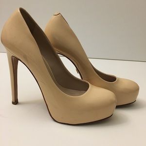 Pour le victoire pumps